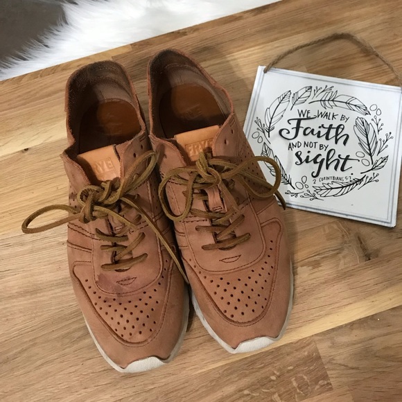 🚨SOLD🚨Frye Women Leather Lace Up Sneakers Sz 7.5 - Picture 2 of 8